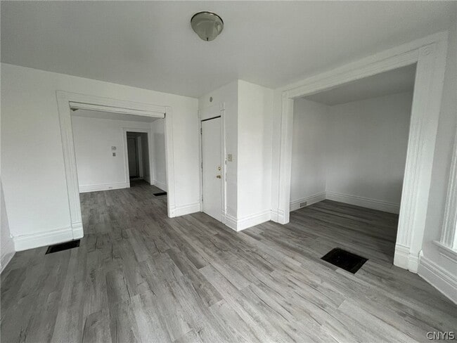 Photo - 229 Kellogg St