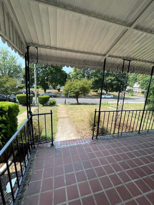 Photo - 3840 Dolfield Ave