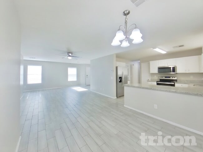 Photo - 37144 W Amalfi Ave