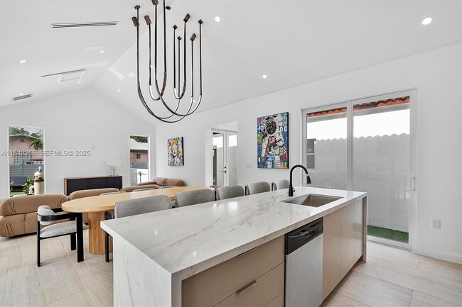 Photo - 58 NE 45th St