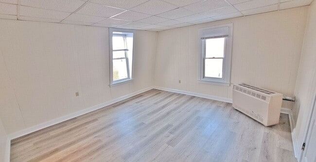 Photo - 46-50 W Middle Unit Apt. 3