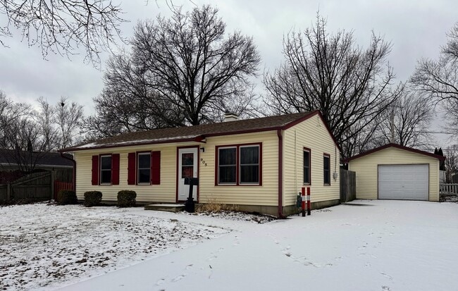 Photo - 905 Brentwood Dr