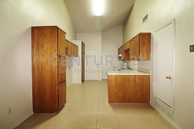 1110 Curtis Dr