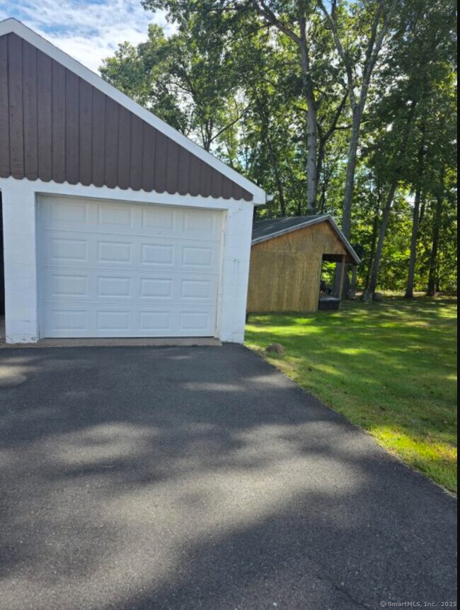 Photo - 985 Slater Rd Unit 2