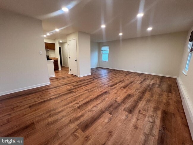 Building Photo - 312 Walnut Ct Way Unit B-12