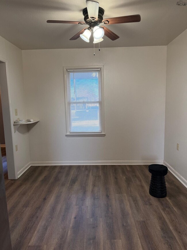 Photo - 1019 Harris Ln