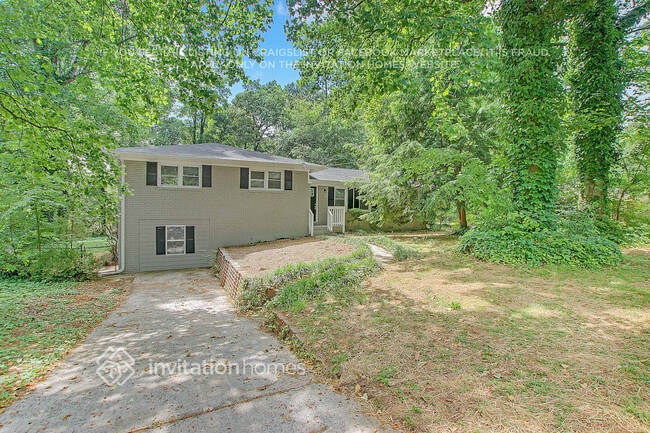 Photo - 5747 Woodland Dr