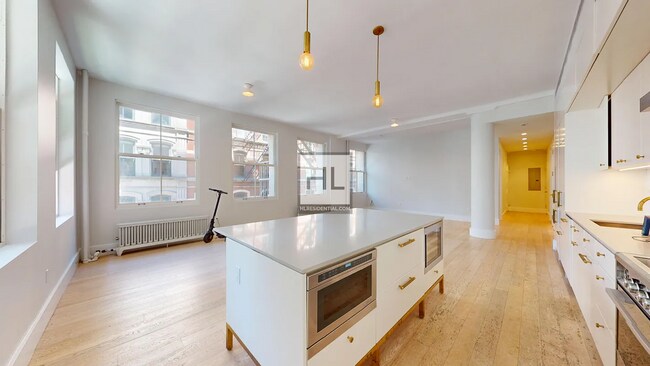 Building Photo - BROOME STREET Rental