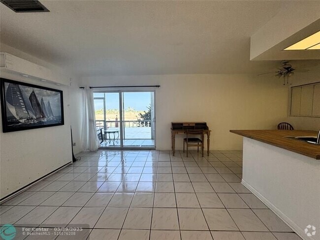 Building Photo - 1701 Buchanan St Unit 203 Rental