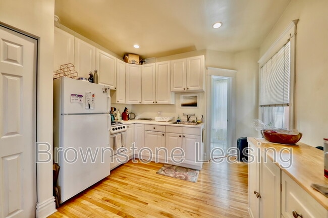 Photo - 1124 Emerson St Unidad #2