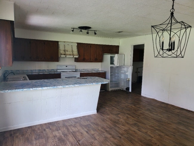 Photo - 919 Kings Rd