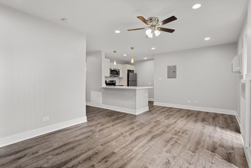 Photo - 7070 N Sheridan Rd