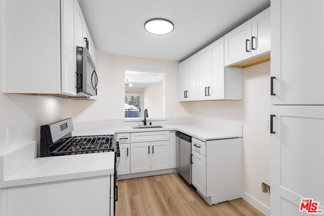 Photo - 535 W 4th St Unit 110