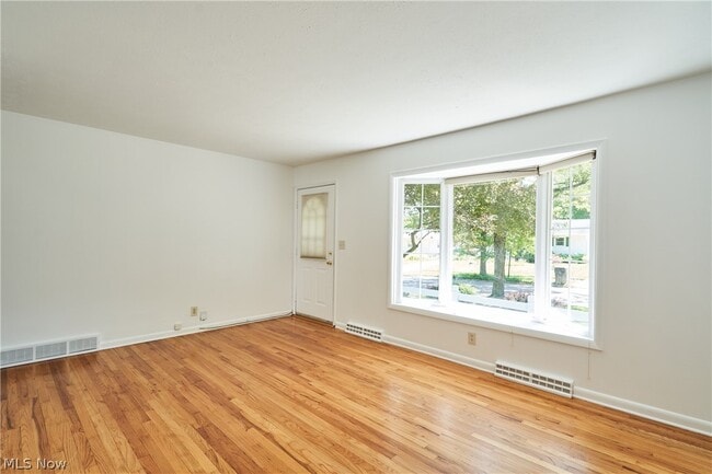 Photo - 1056 Endicott Dr