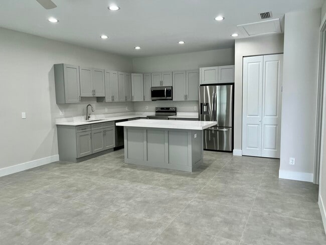 Photo - 2573 Gulfstream Rd