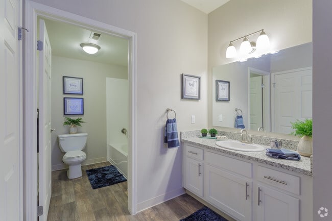 2BR, 2BA - 1,121 SF "The Ridge"
