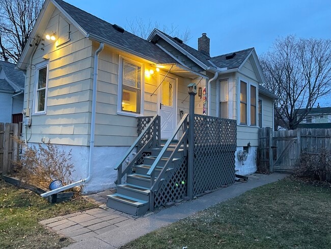 Photo - 910 Palace Ave House