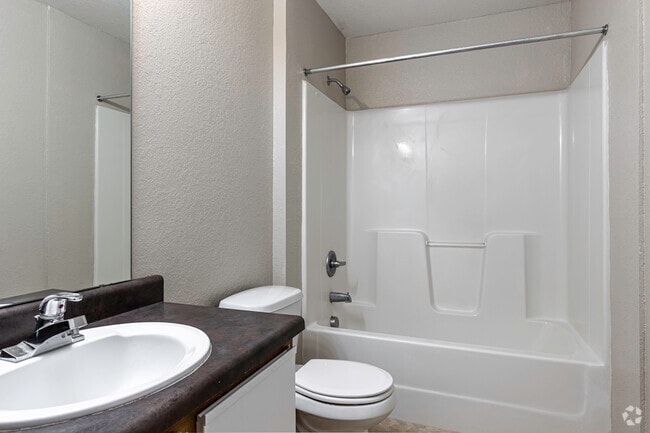 3BR, 2BA - 1170SF