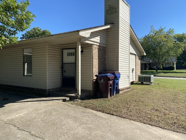 Photo - 8619 S 32nd Terrace House