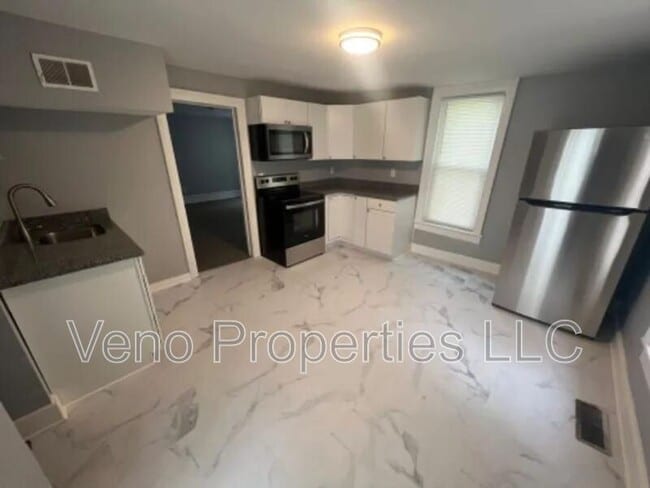 Photo - 131 W High St