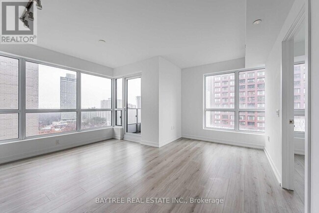 Photo - 395 Bloor St E Unité 1211