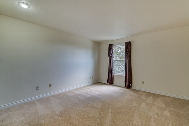 Photo - Gorgeous 3 bedroom home in College Hill Skyridge neighborhood of Bellevue
