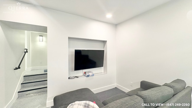 Photo - 2-50 Clarendon Av