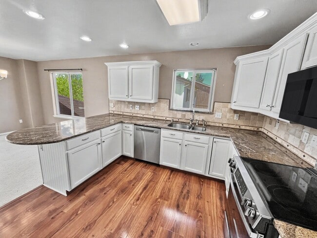 Photo - 4021 Red Talon Dr