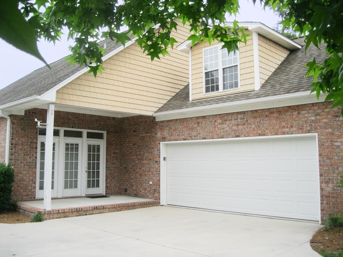 Photo - 4906 Shaftesbury Pl