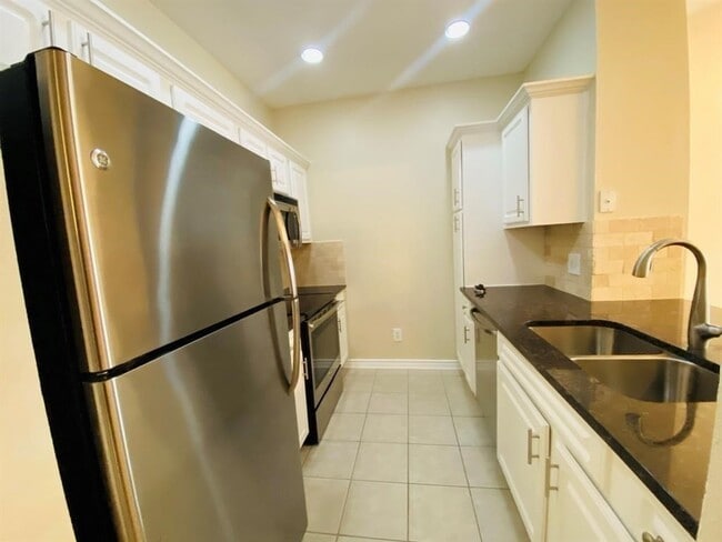 Building Photo - 2350 Westcreek Ln Unit 1313 Rental