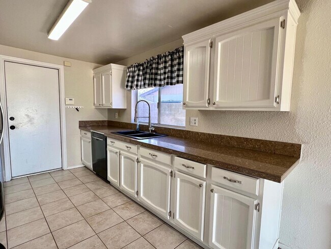 Photo - 4427 N 102nd Dr