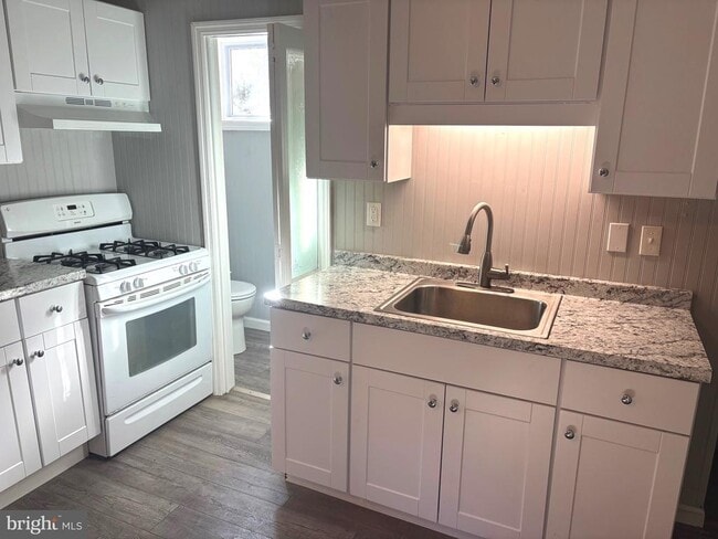 Building Photo - 308 E Union St