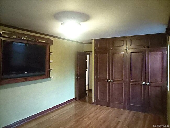 480 Riverdale Ave