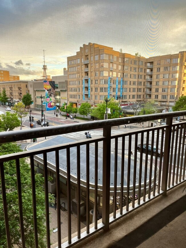 Building Photo - 1390 Kenyon St NW Unit 416