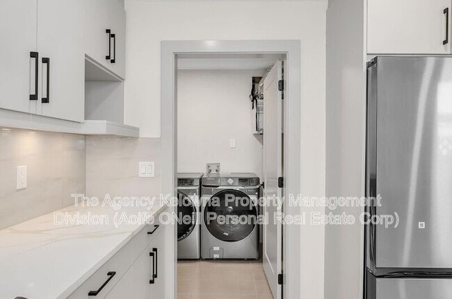 Photo - 2163 Woodlawn St