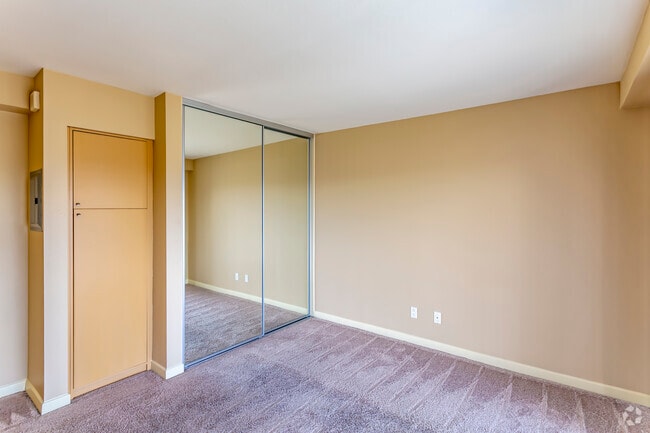 1 BR, 1 BA - 500 SF