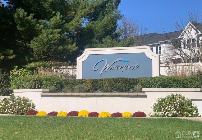 Building Photo - 1335 Waterford Dr Rental