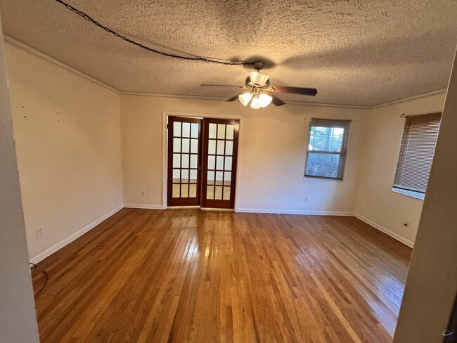 Photo - 501 Pinecrest Rd