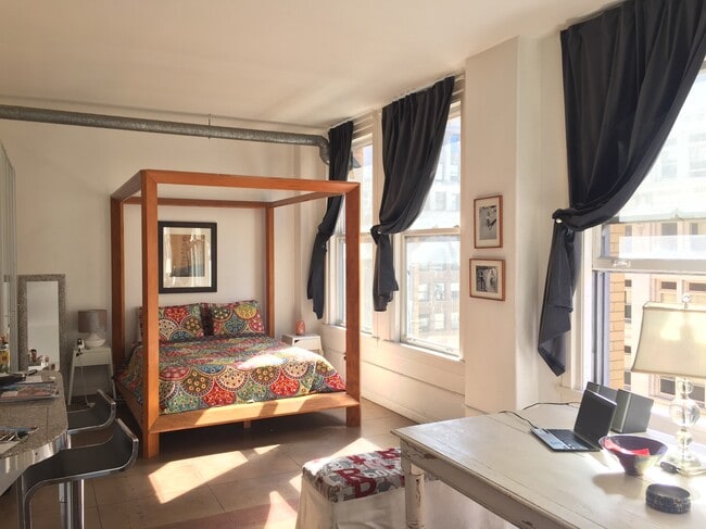 Photo - 215 W 7th St Unit 906