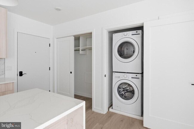 Photo - 209 New St Unit 4C