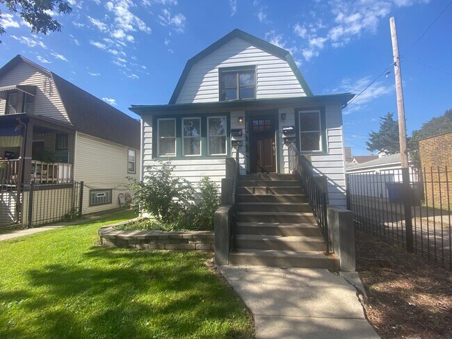 Photo - 4210 N Kilpatrick Ave Unit 1R