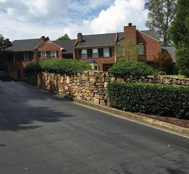 Building Photo - 871 Lenox Oaks Cir NE