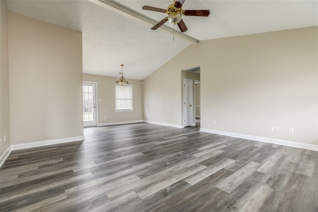 Photo - 220 Saddle Rock Ct