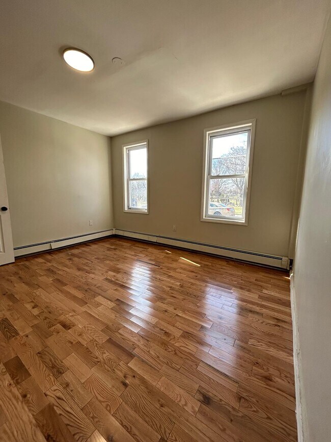 Photo - 220 S 12th St