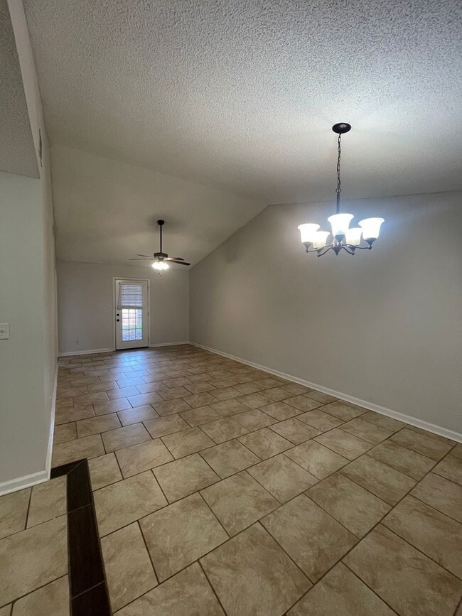 Photo - 117 Leeswood Cir