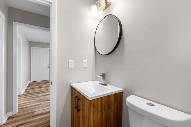 895a W Sharpe Ave Unit A