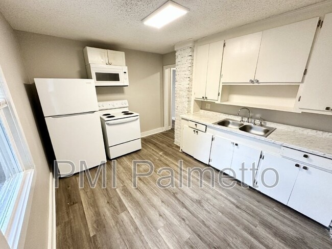 Photo - 522 Jasper St