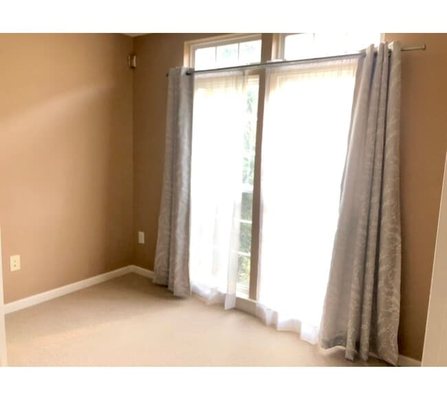 Room for rent - 7259 Fair Oak Dr