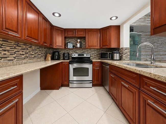 Photo - 2055 SW 122nd Ave Unit 418