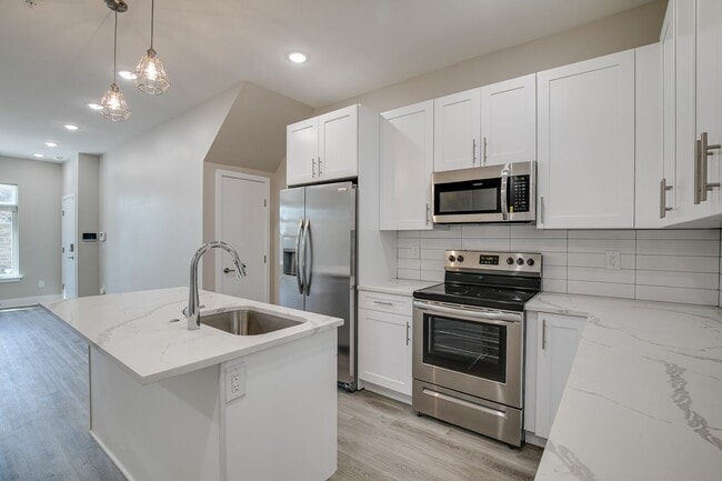 Building Photo - 2017 N College Ave Unit 1 Rental